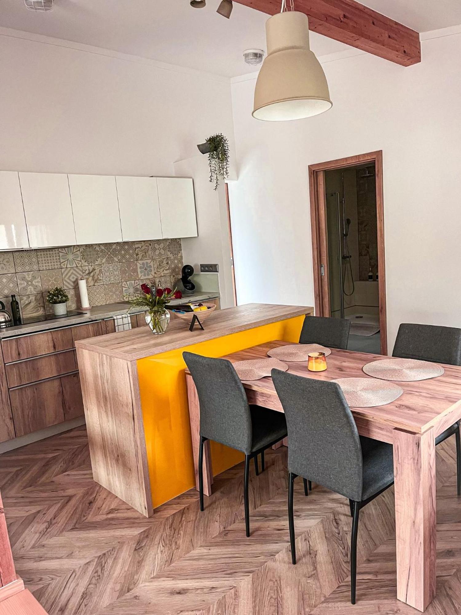Apartman Niklan Rožnov pod Radhoštěm Exterior foto